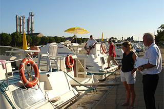 Hausboot-Hafen in St. Gilles