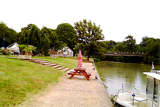 Hausboot-Hafen in Buzet-sur-Baise