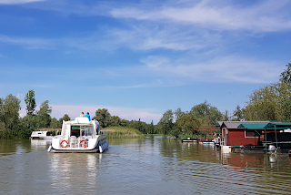 Hausboot-Hafen in Kisköre