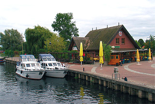 Hausboot-Hafen in Neukalen