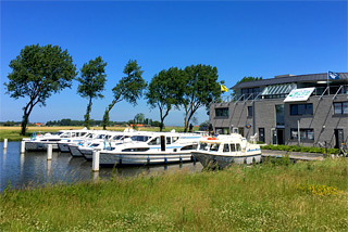 Hausboot-Hafen in Nieuwpoort