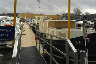 Hausboot-Hafen in Port-sur-Saône