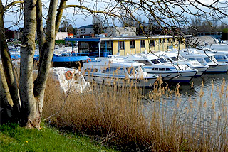 Hausboot-Hafen in St. Jean-de-Losne