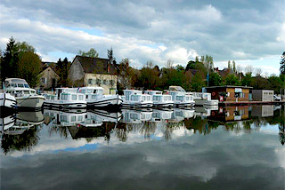 Hausboot-Hafen in St. Léger sur Dheune