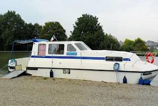 Hausboot Triton 1060 Handy - Außenansicht