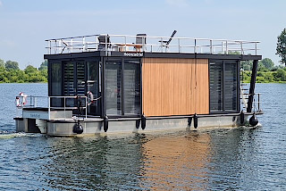 Houseboat Wordragen