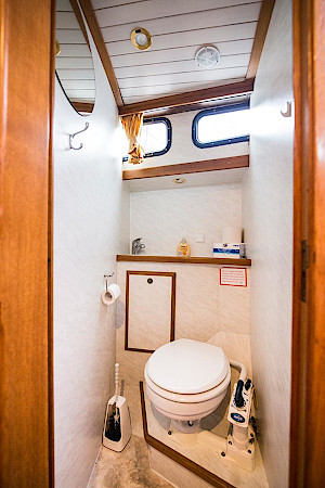 Bord-WC der Gruno 38 E Royal