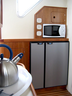 Mikrowelle und Kühlschrank