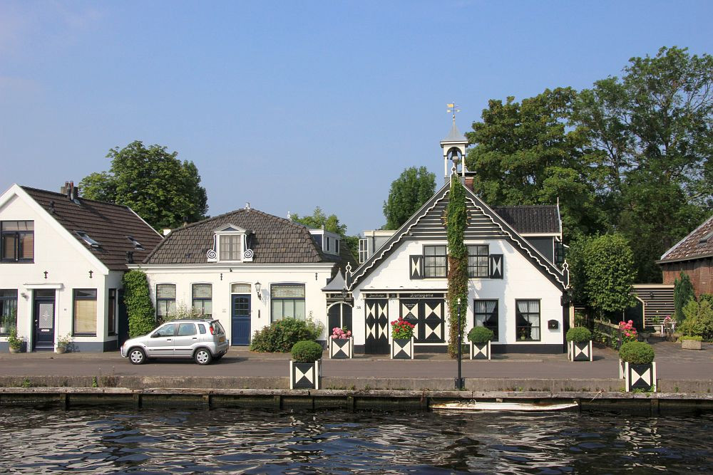 Hübsche Häuser am Kanal
