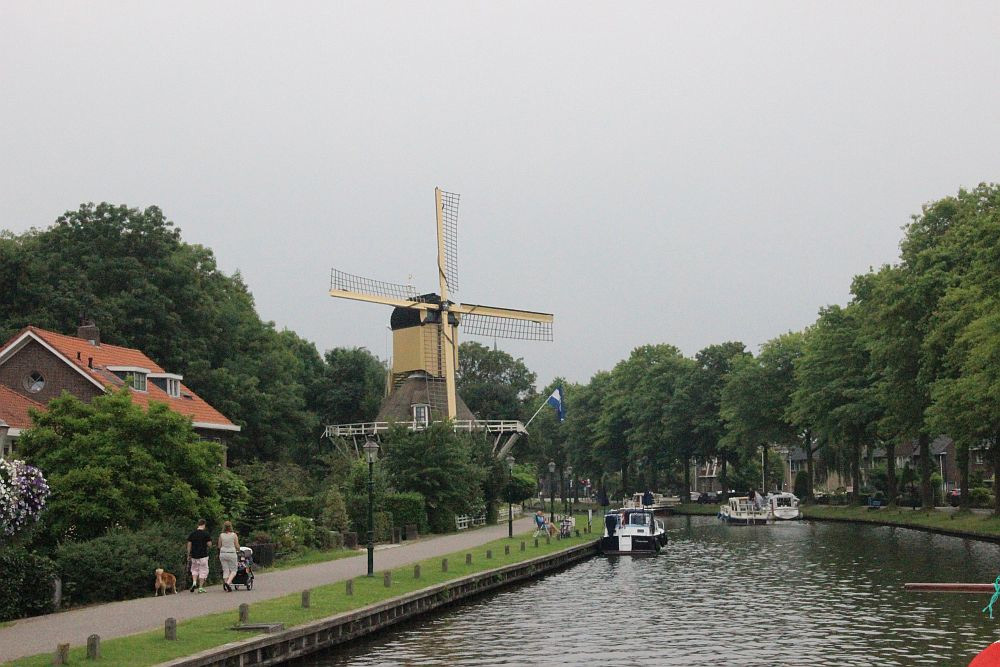 Idyllische Mühle am Kanal