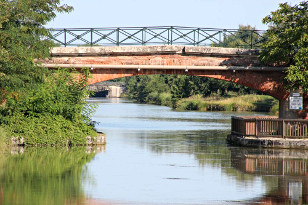 Brücken über dem Canal lateral a la Garonne