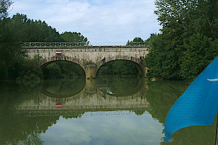 Kanalbrücke des Garonne Seitenkanals