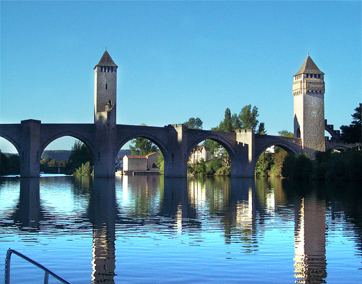 Pont Valentré Bogenbrücke von Cahors