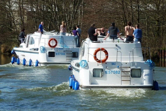 Hausboot-Flottille im Elsass